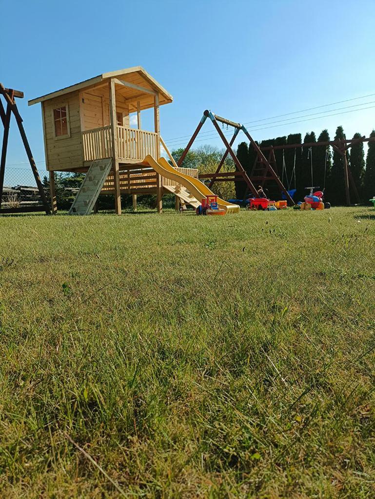 Apartamenty "Anusia" Ledzin Exterior photo